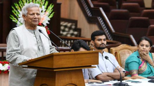 বাংলাদেশ পৃথিবীর সম্মানিত রাষ্ট্রে যেন পরিণত হয়: ড. ইউনূস