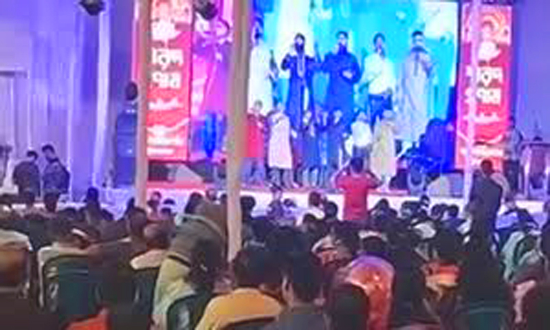 দুর্গোৎসব মঞ্চে ইসলামী সংগীত, তোলপাড় !