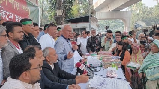 ভারতীয় পতাকাকে সন্মান করলেও আমরা পণ্য বর্জন করব: রিজভী