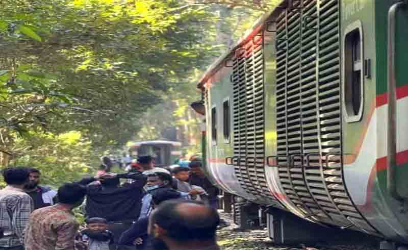 লাউয়াছড়ায় ক্লিপ ভেঙে ৫টি বগি বিছিন্ন, আধঘন্টা আটকে ছিল আন্তঃনগর পাহাড়িকা