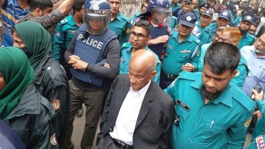 হাসিনাকে ছাত্রদের দাবি মেনে নিতে বলেছিলেন সাবেক শিল্প প্রতিমন্ত্রী কামাল