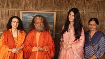 শাশুড়িকে নিয়ে মহাকুম্ভে হাজির ক্যাটরিনা কাইফ