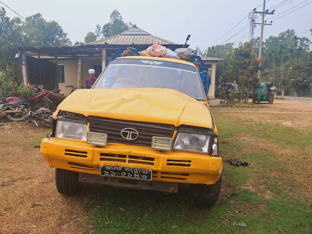 শ্রীমঙ্গলে শ্রমিক বহনকারী পিকআপ উল্টে নিহত ২, আহত ১৮
