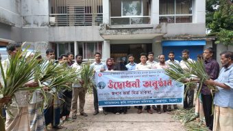জৈন্তাপুরে কৃষকদের মাঝে আনারসের চারা বিতরণ