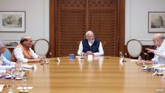 পাকিস্তানের সঙ্গে গুরুত্বপূর্ণ স্থলসীমান্ত বন্ধের ঘোষণা দিল ভারত