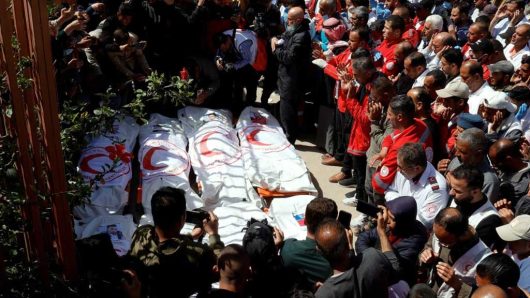 মৃত্যু মিছিলে কবর দেওয়ার জায়গা মিলছেনা গাজায়