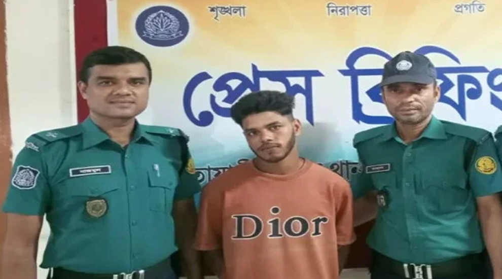 প্রধানমন্ত্রীকে নিয়ে ফেসবুকে কটুক্তিমূলক পোস্ট, আটক ১