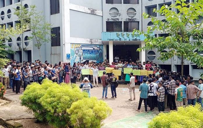 সিলেট ইঞ্জিনিয়ারিং কলেজের শিক্ষার্থীদের আন্দোলন অব্যাহত
