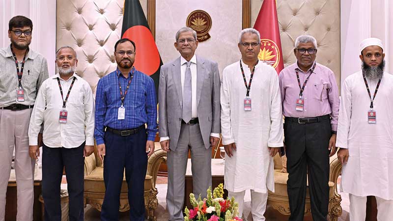 এআই যাতে নিয়ন্ত্রণহীন ও যথেচ্ছভাবে ব্যবহার না হয়: রাষ্ট্রপতি
