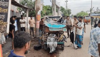 গাজীপুরে ট্রাক চাপায় অটোরিকশার তিন যাত্রী নিহত
