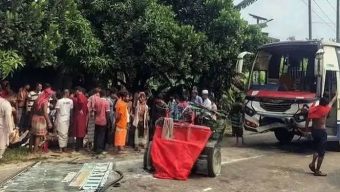 আকুয়া বাইপাস সড়ক দুর্ঘটনায় শিশুসহ নিহত ৭